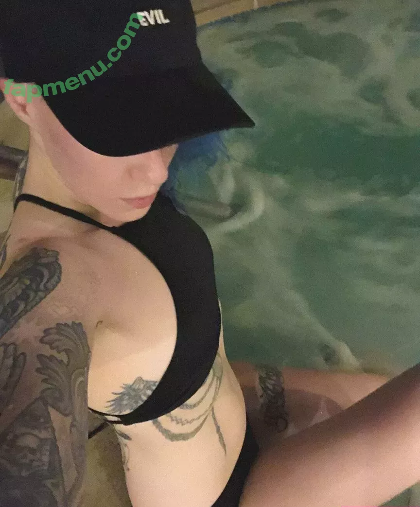 Comicbookgirl19 nude photo #0139 (DanikaXIX / pirateflagnislandgirl)