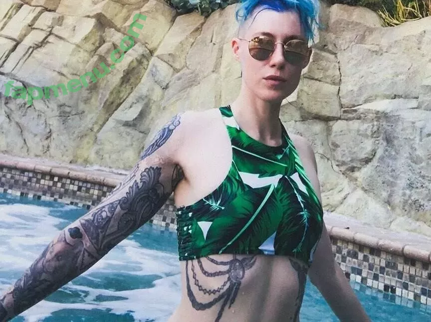 Comicbookgirl19 nude photo #0142 (DanikaXIX / pirateflagnislandgirl)