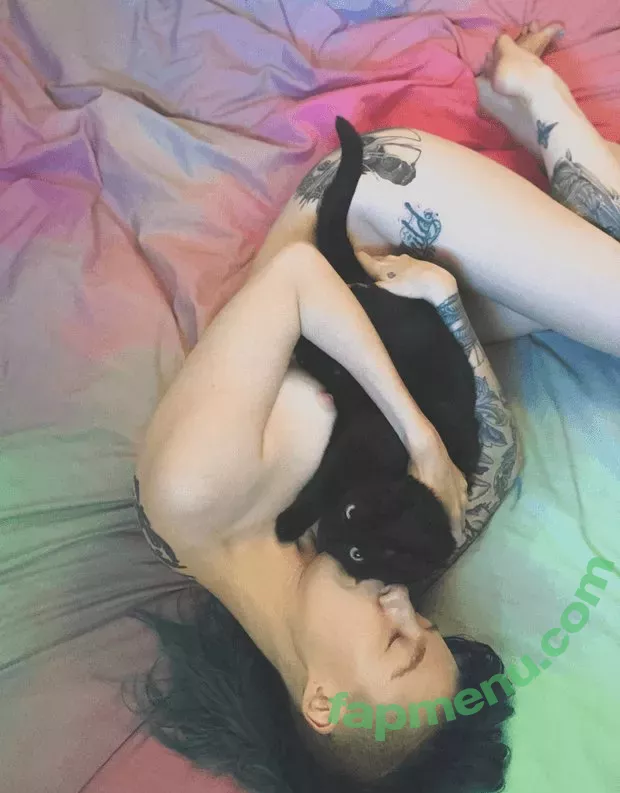 Comicbookgirl19 nude photo #0143 (DanikaXIX / pirateflagnislandgirl)