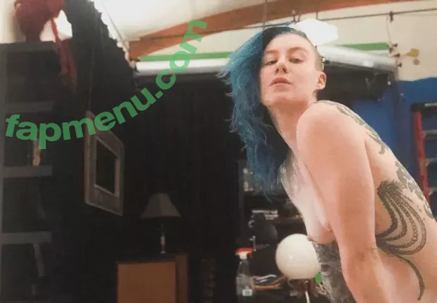 Comicbookgirl19 nude photo #0144 (DanikaXIX / pirateflagnislandgirl)