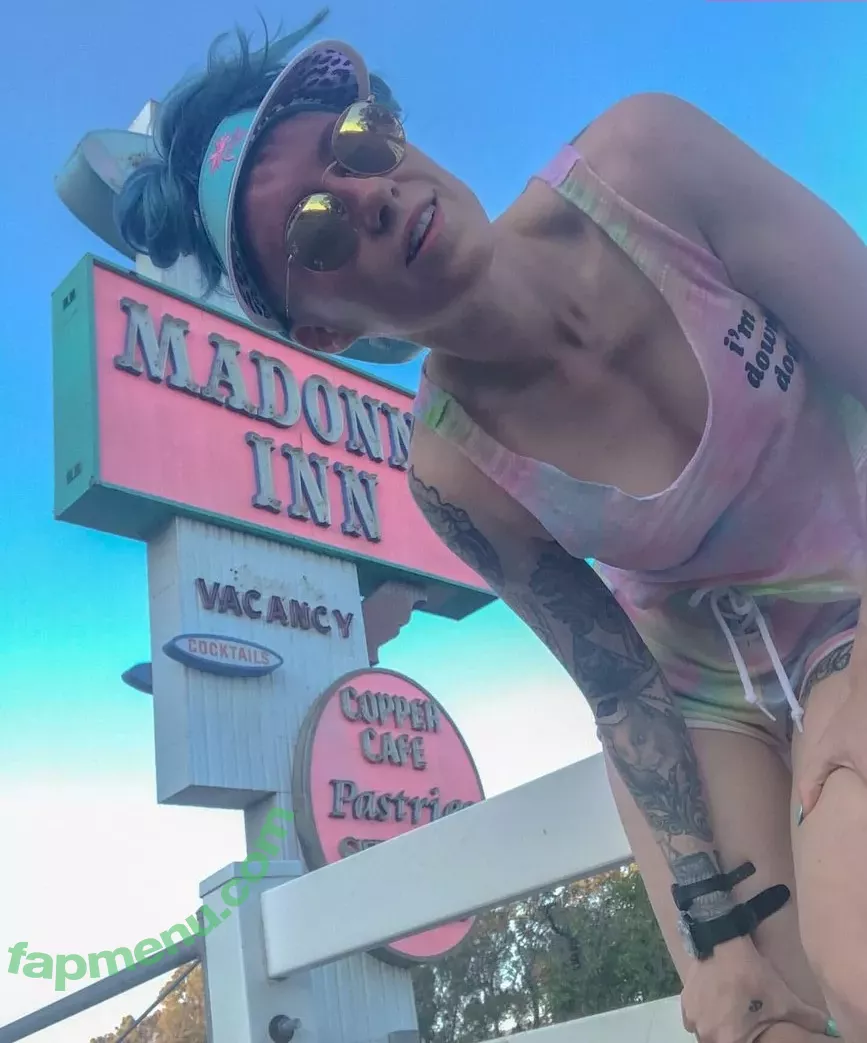 Comicbookgirl19 nude photo #0148 (DanikaXIX / pirateflagnislandgirl)