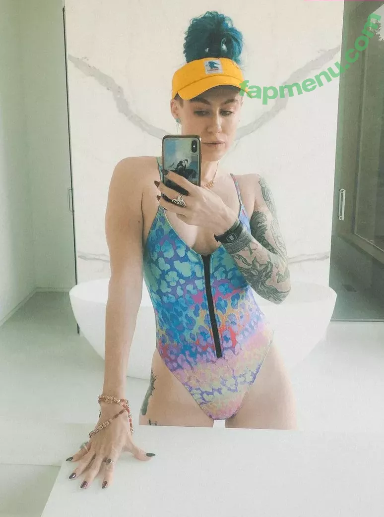 Comicbookgirl19 nude photo #0150 (DanikaXIX / pirateflagnislandgirl)