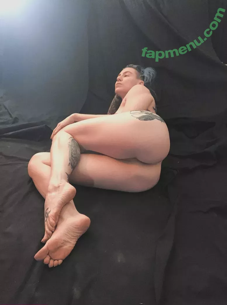 Comicbookgirl19 nude photo #0170 (DanikaXIX / pirateflagnislandgirl)