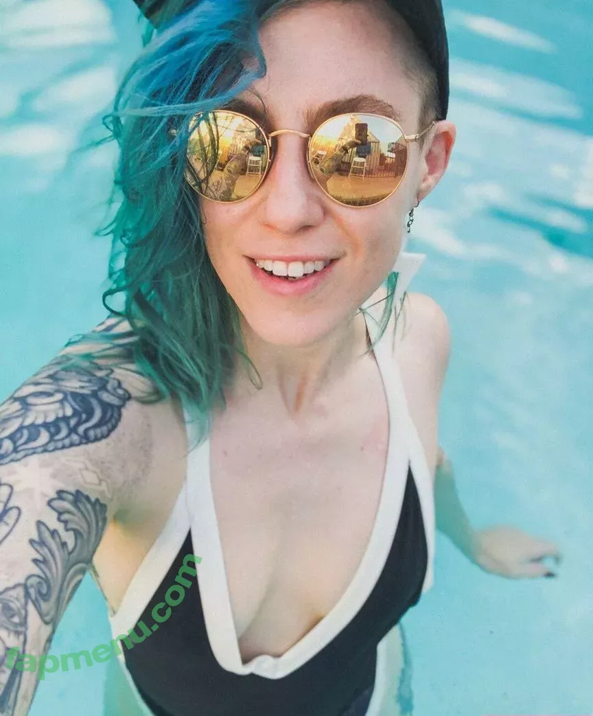 Comicbookgirl19 nude photo #0177 (DanikaXIX / pirateflagnislandgirl)