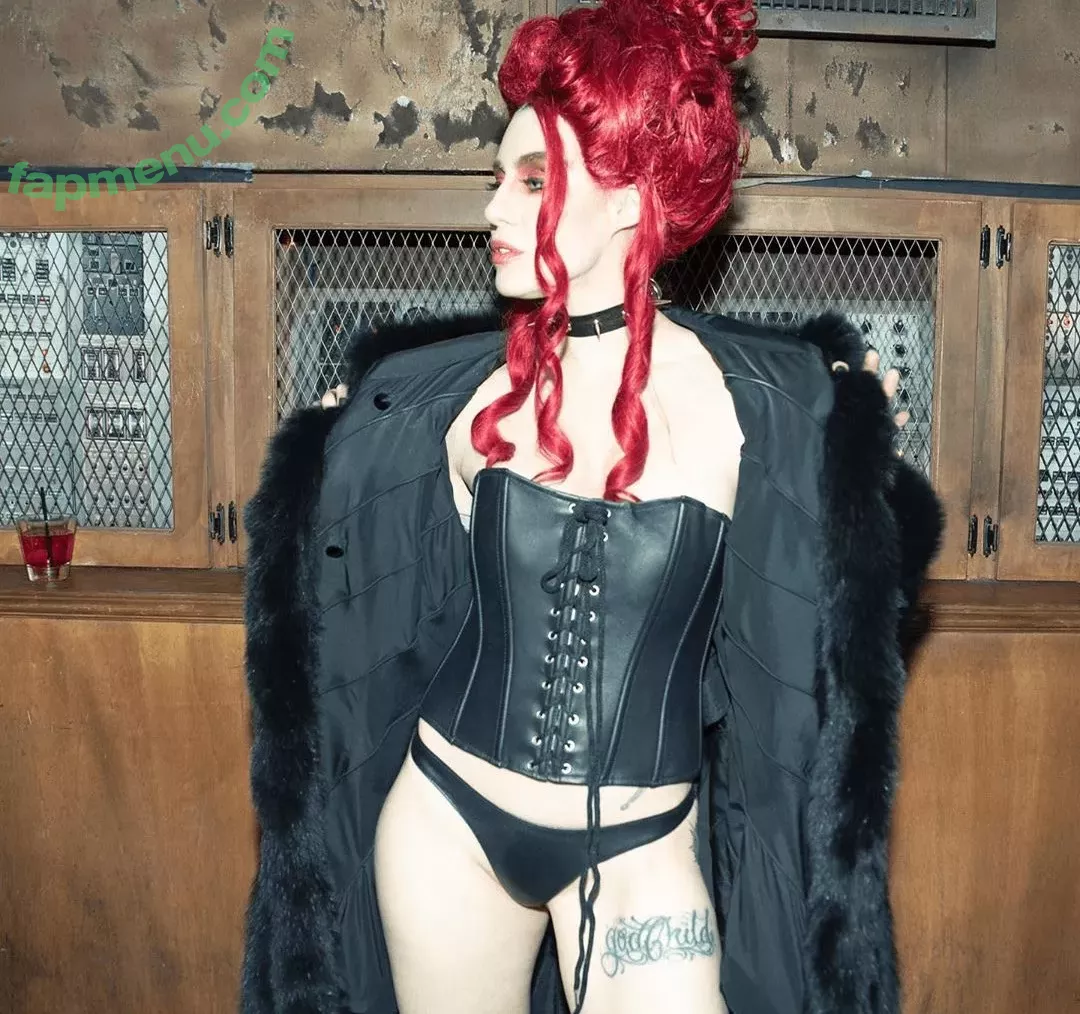 Comicbookgirl19 nude photo #0192 (DanikaXIX / pirateflagnislandgirl)