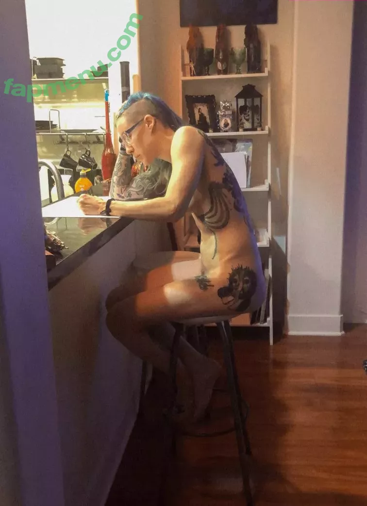 Comicbookgirl19 nude photo #0215 (DanikaXIX / pirateflagnislandgirl)