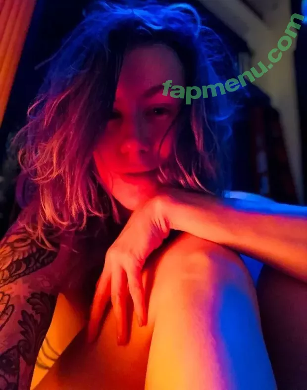 Comicbookgirl19 nude photo #0219 (DanikaXIX / pirateflagnislandgirl)