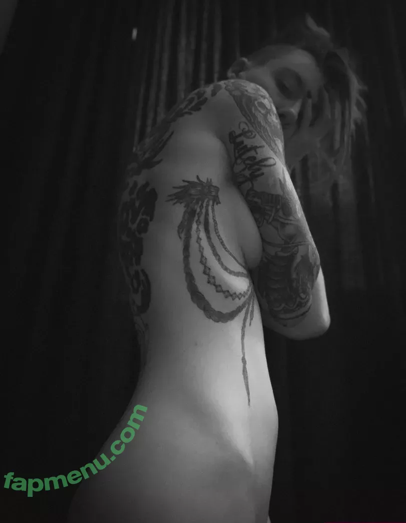 Comicbookgirl19 nude photo #0224 (DanikaXIX / pirateflagnislandgirl)