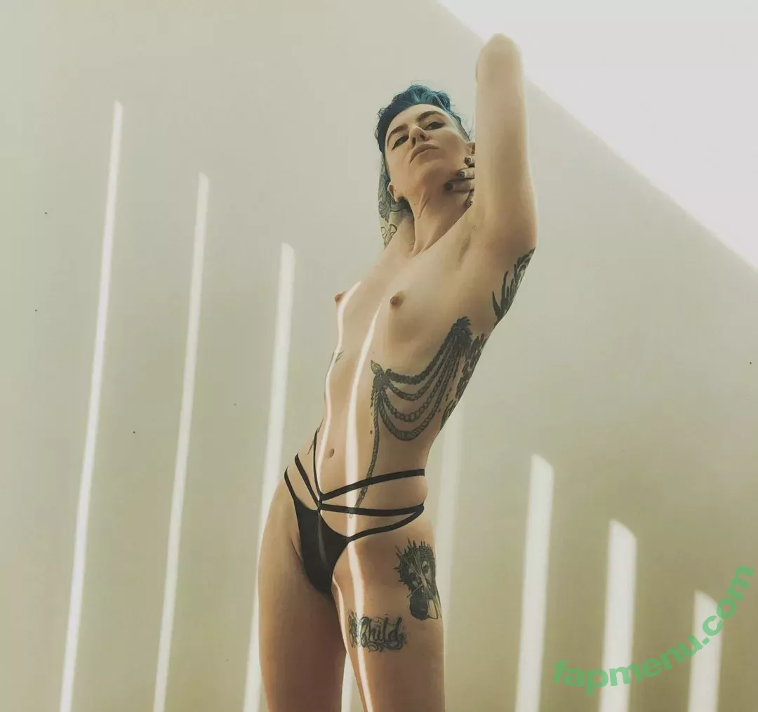 Comicbookgirl19 nude photo #0276 (DanikaXIX / pirateflagnislandgirl)