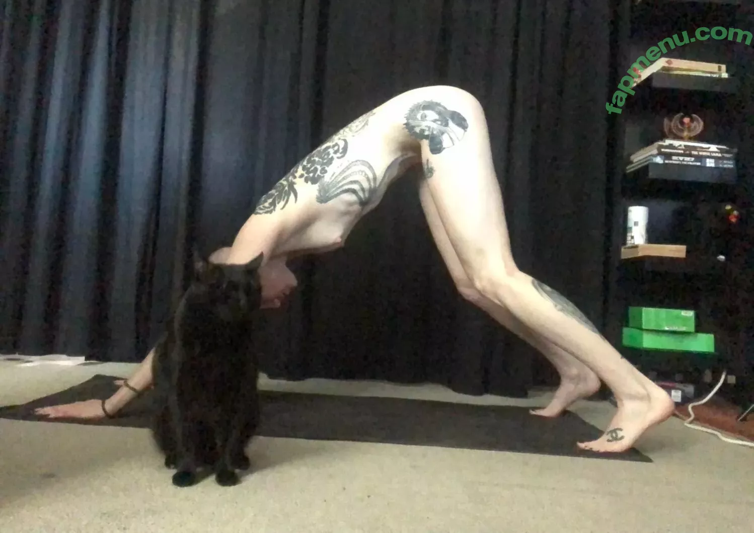 Comicbookgirl19 nude photo #0292 (DanikaXIX / pirateflagnislandgirl)