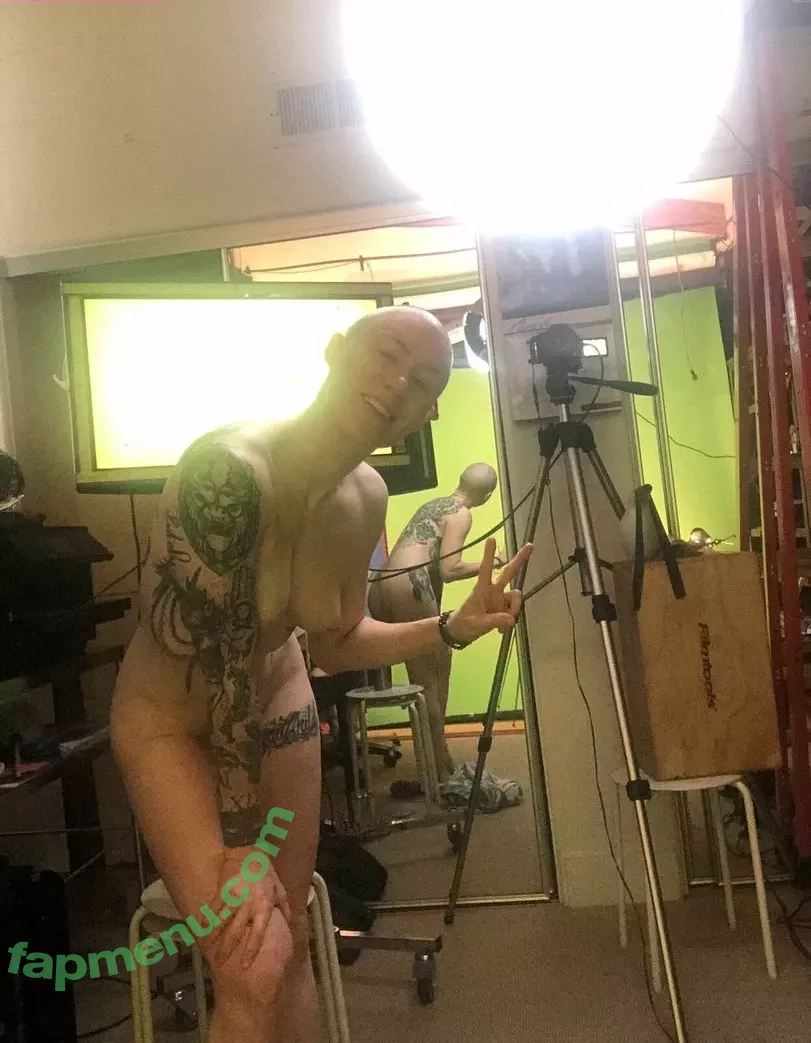 Comicbookgirl19 nude photo #0299 (DanikaXIX / pirateflagnislandgirl)