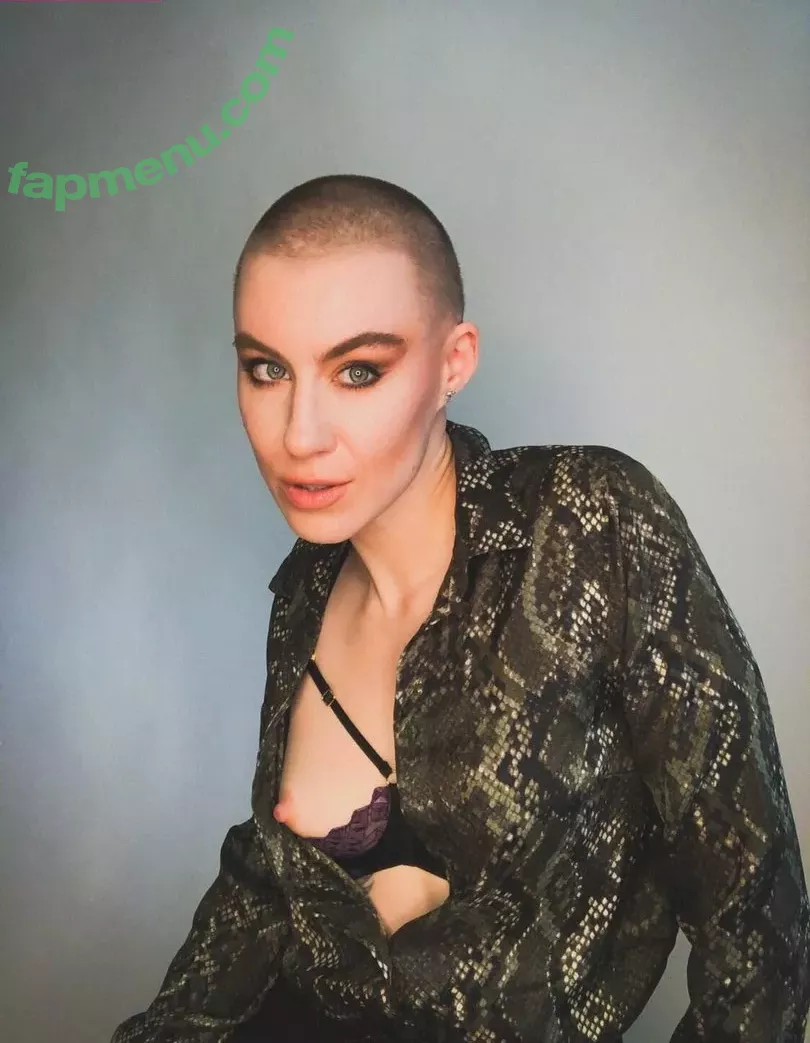 Comicbookgirl19 nude photo #0300 (DanikaXIX / pirateflagnislandgirl)