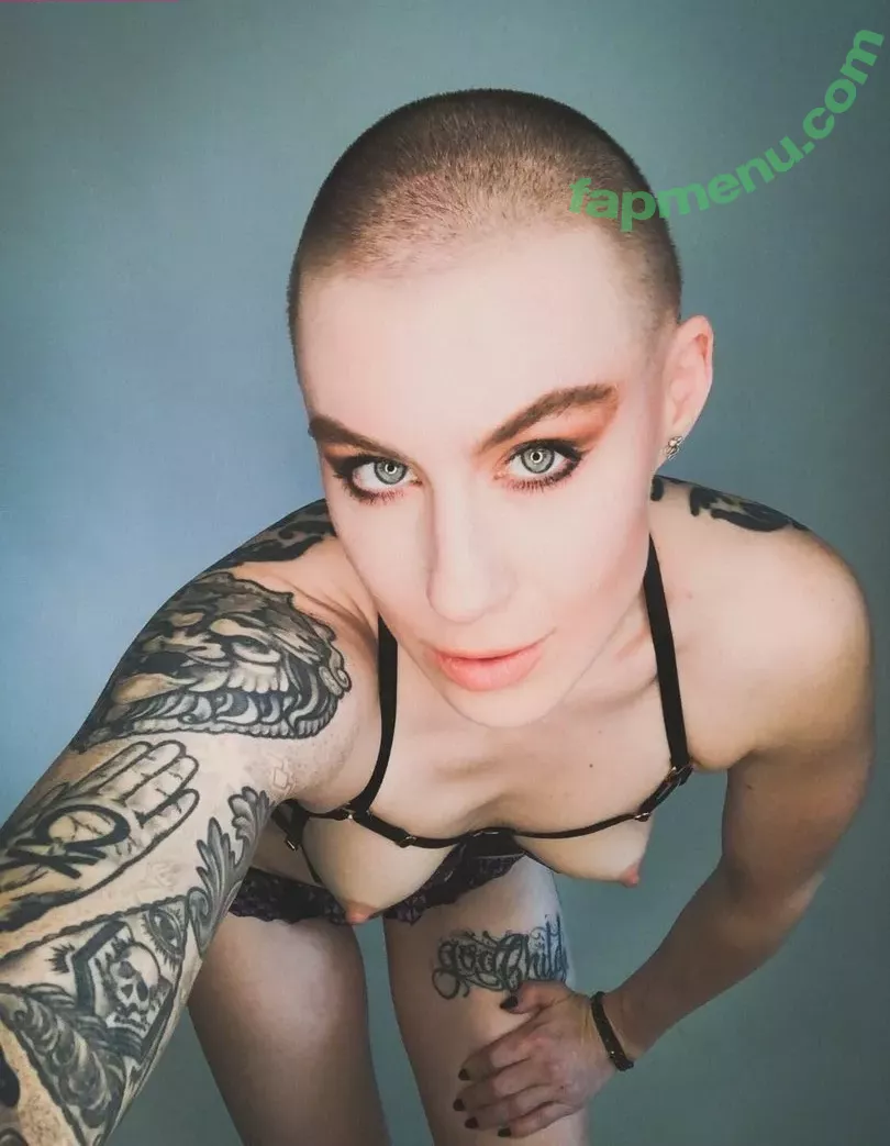 Comicbookgirl19 nude photo #0304 (DanikaXIX / pirateflagnislandgirl)