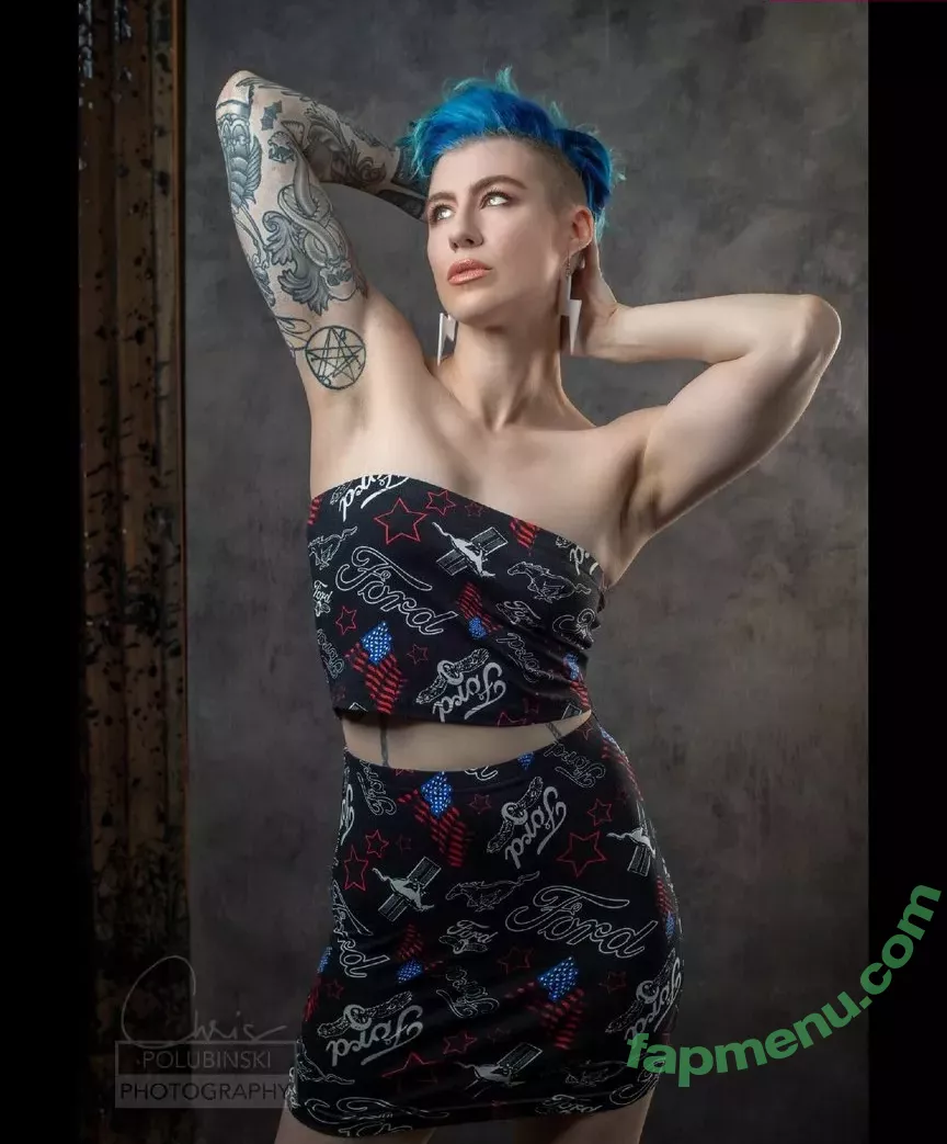 Comicbookgirl19 nude photo #0331 (DanikaXIX / pirateflagnislandgirl)