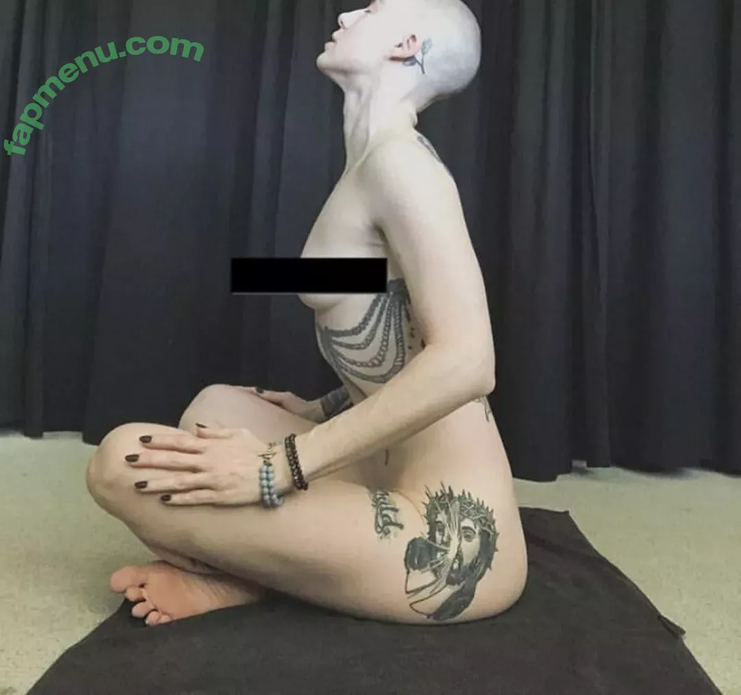 Comicbookgirl19 nude photo #0333 (DanikaXIX / pirateflagnislandgirl)