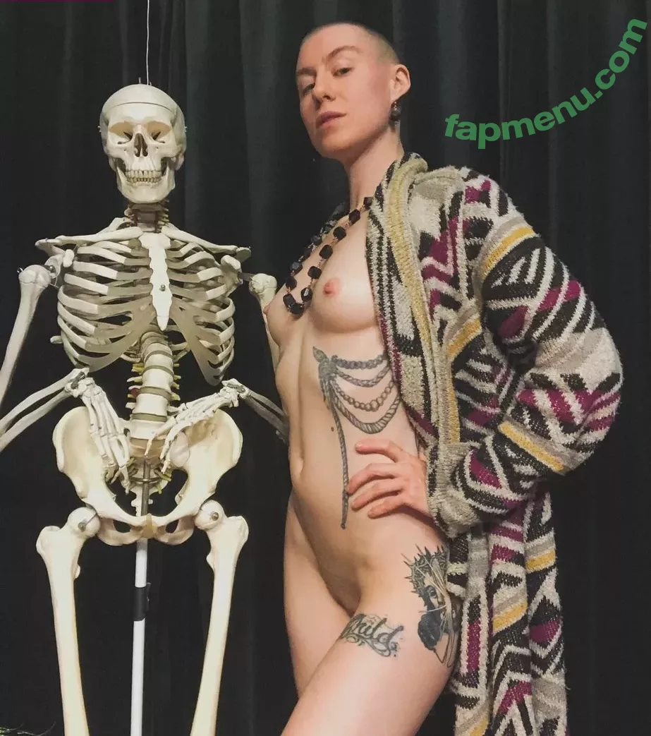 Comicbookgirl19 nude photo #0343 (DanikaXIX / pirateflagnislandgirl)