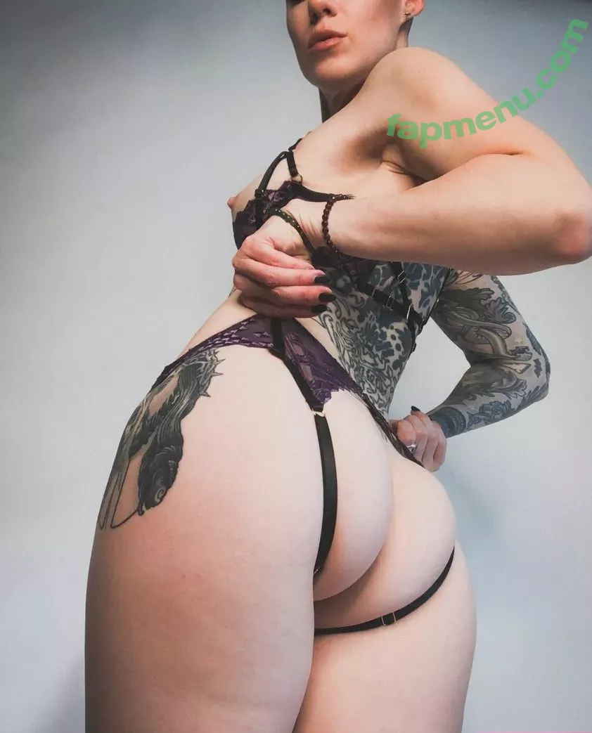 Comicbookgirl19 nude photo #0345 (DanikaXIX / pirateflagnislandgirl)