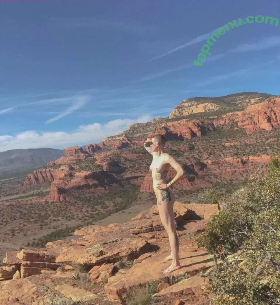 Comicbookgirl19 nude photo #0361 (DanikaXIX / pirateflagnislandgirl)