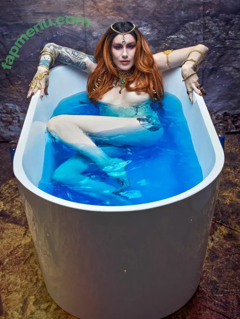 Comicbookgirl19 nude photo #0374 (DanikaXIX / pirateflagnislandgirl)