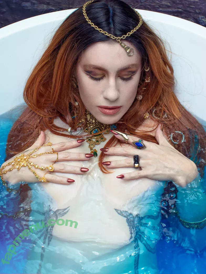 Comicbookgirl19 nude photo #0384 (DanikaXIX / pirateflagnislandgirl)