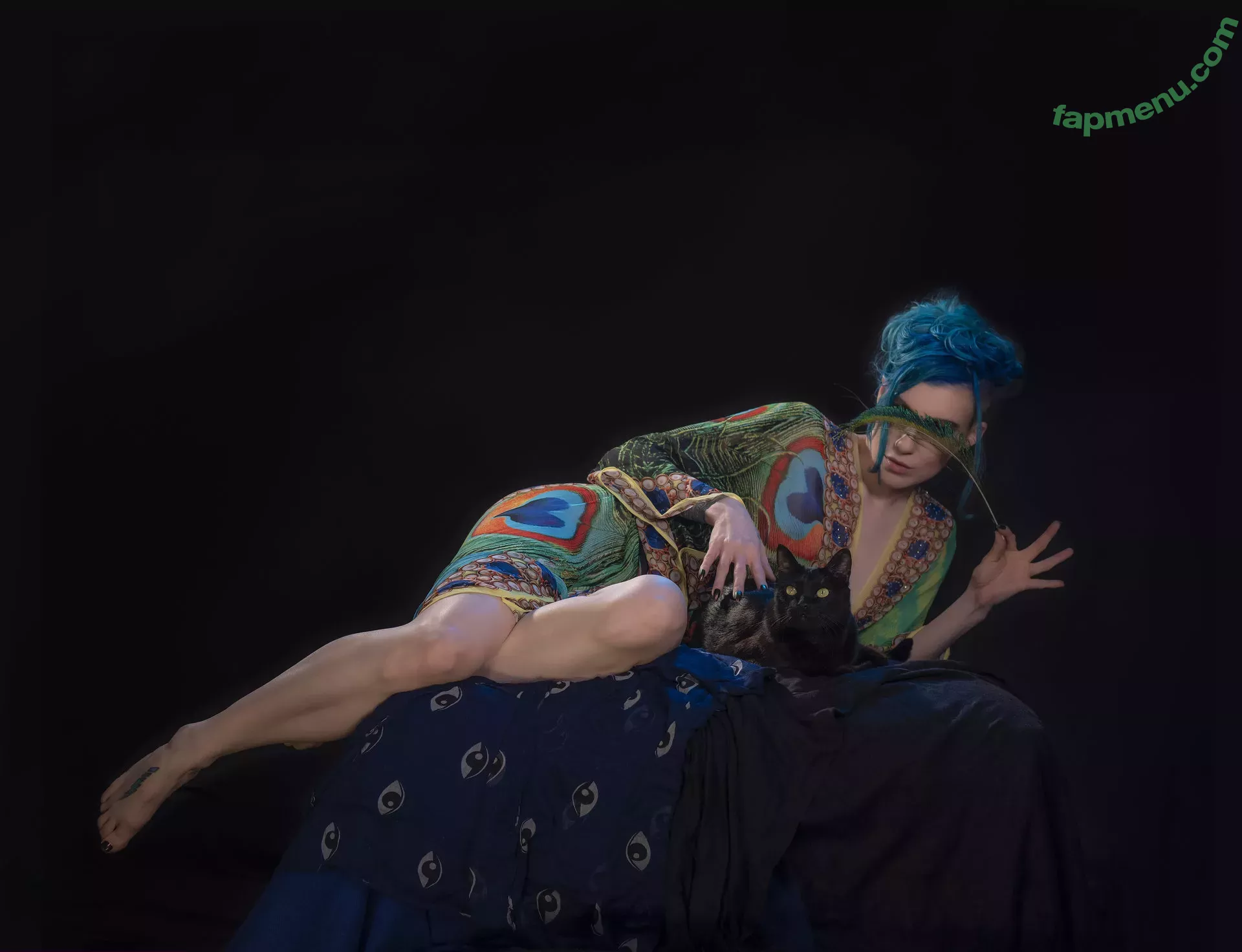 Comicbookgirl19 nude photo #0401 (DanikaXIX / pirateflagnislandgirl)