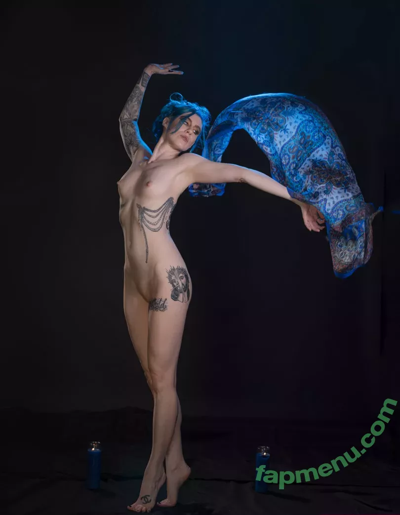 Comicbookgirl19 nude photo #0403 (DanikaXIX / pirateflagnislandgirl)