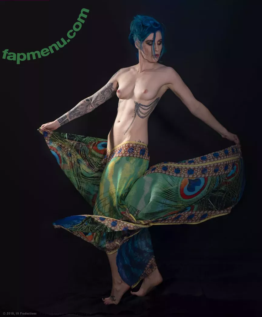 Comicbookgirl19 nude photo #0409 (DanikaXIX / pirateflagnislandgirl)