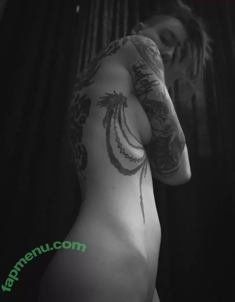 Comicbookgirl19 nude photo #0495 (DanikaXIX / pirateflagnislandgirl)