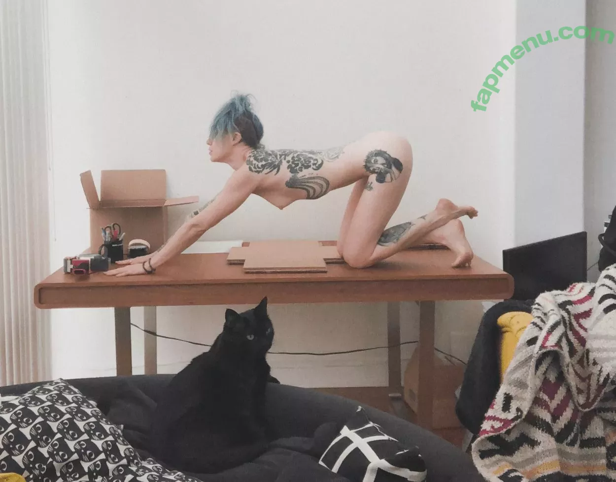 Comicbookgirl19 nude photo #0503 (DanikaXIX / pirateflagnislandgirl)