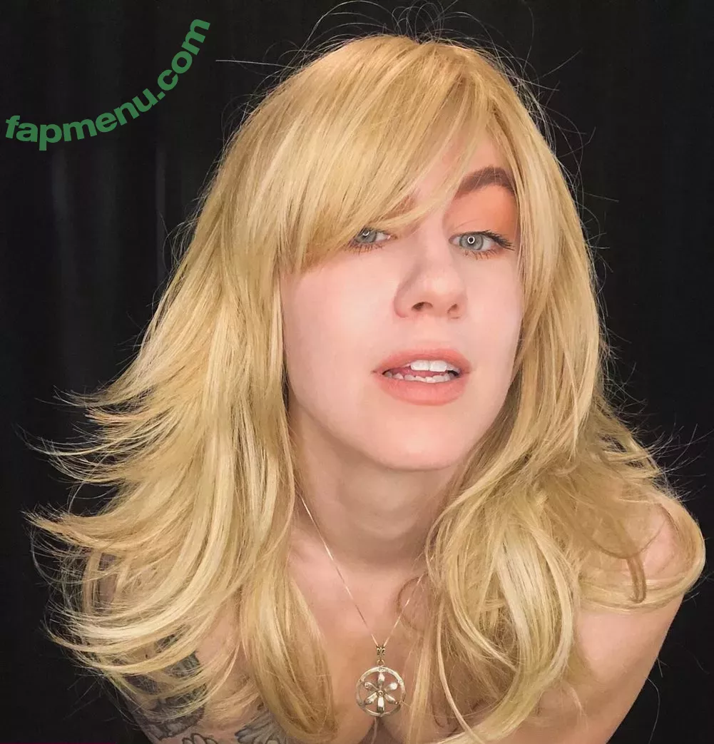 Comicbookgirl19 nude photo #0524 (DanikaXIX / pirateflagnislandgirl)