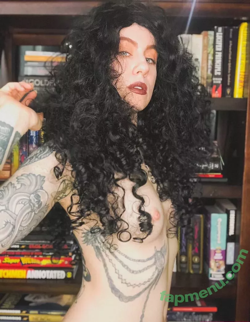 Comicbookgirl19 nude photo #0539 (DanikaXIX / pirateflagnislandgirl)