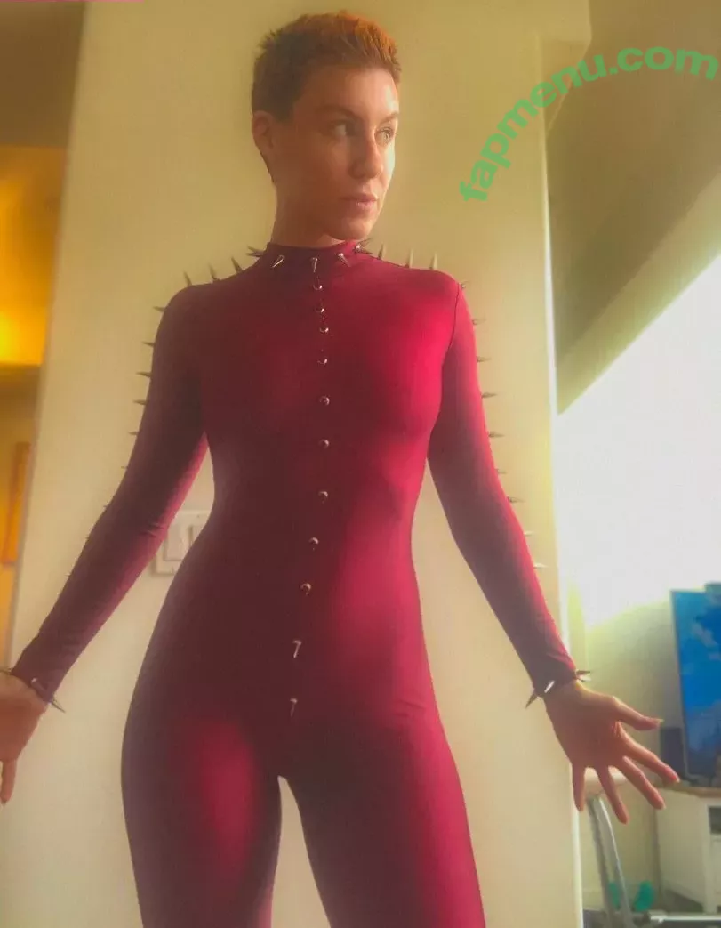 Comicbookgirl19 nude photo #0559 (DanikaXIX / pirateflagnislandgirl)