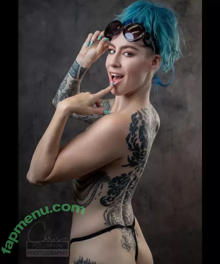 Comicbookgirl19 nude photo #0565 (DanikaXIX / pirateflagnislandgirl)