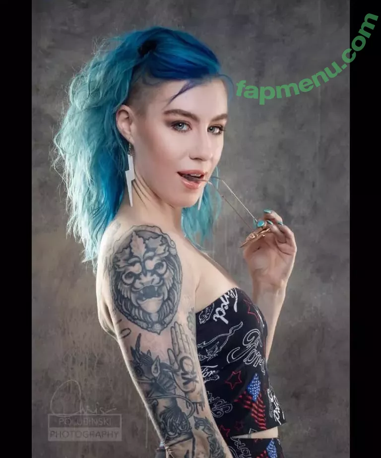 Comicbookgirl19 nude photo #0567 (DanikaXIX / pirateflagnislandgirl)