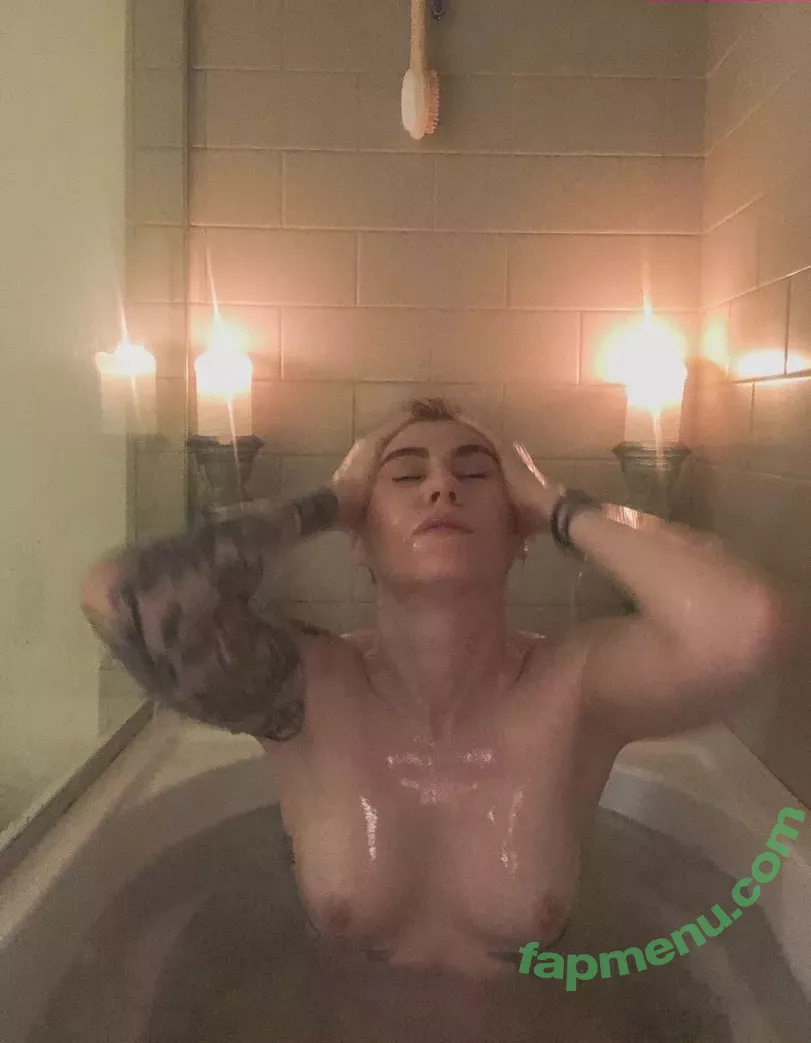 Comicbookgirl19 nude photo #0572 (DanikaXIX / pirateflagnislandgirl)