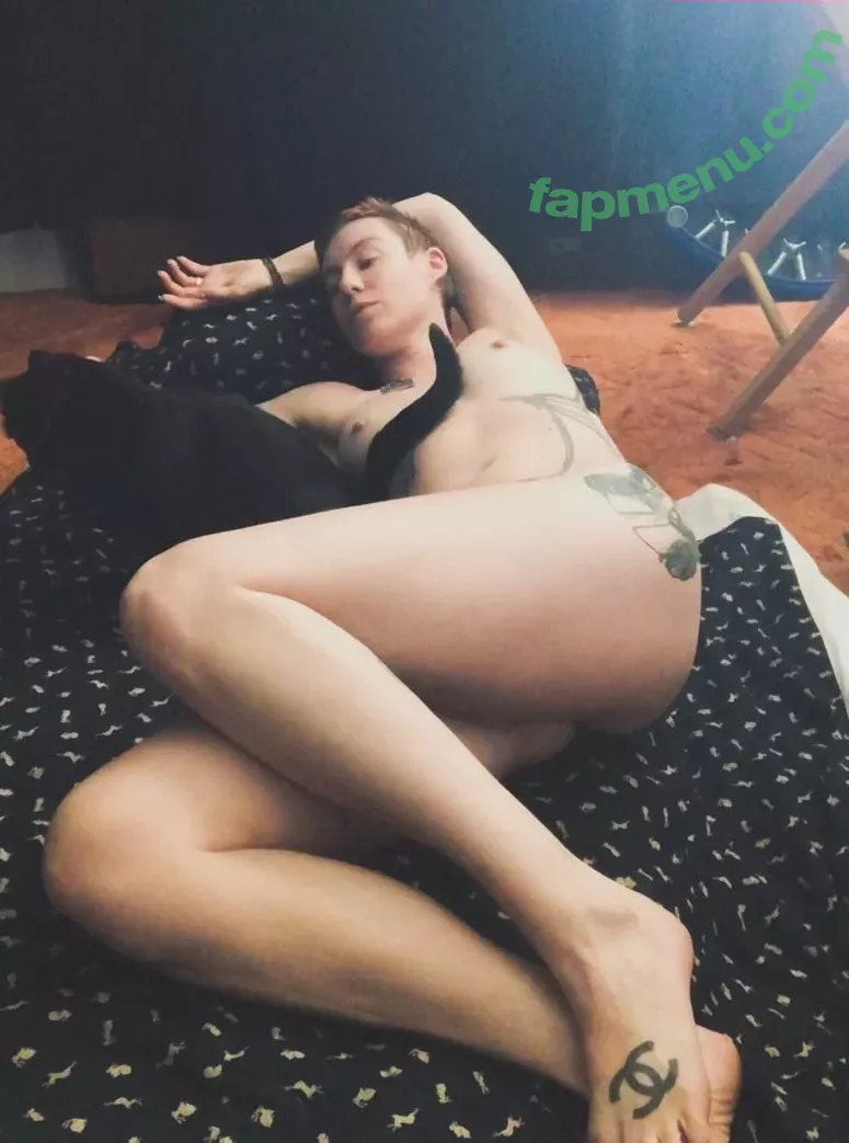 Comicbookgirl19 nude photo #0576 (DanikaXIX / pirateflagnislandgirl)