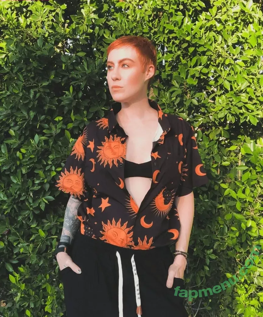 Comicbookgirl19 nude photo #0581 (DanikaXIX / pirateflagnislandgirl)