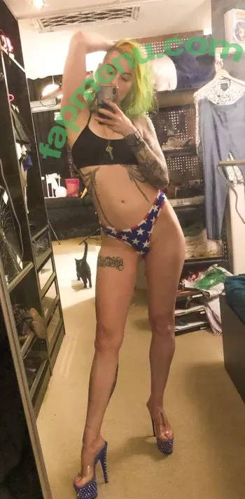 Comicbookgirl19 nude photo #0657 (DanikaXIX / pirateflagnislandgirl)