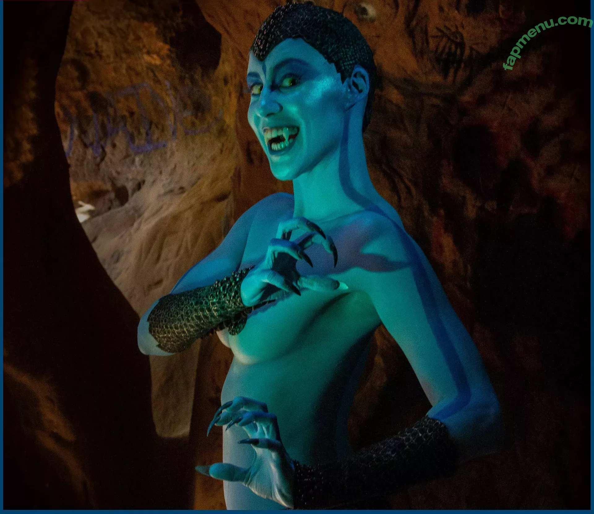 Comicbookgirl19 nude photo #0671 (DanikaXIX / pirateflagnislandgirl)