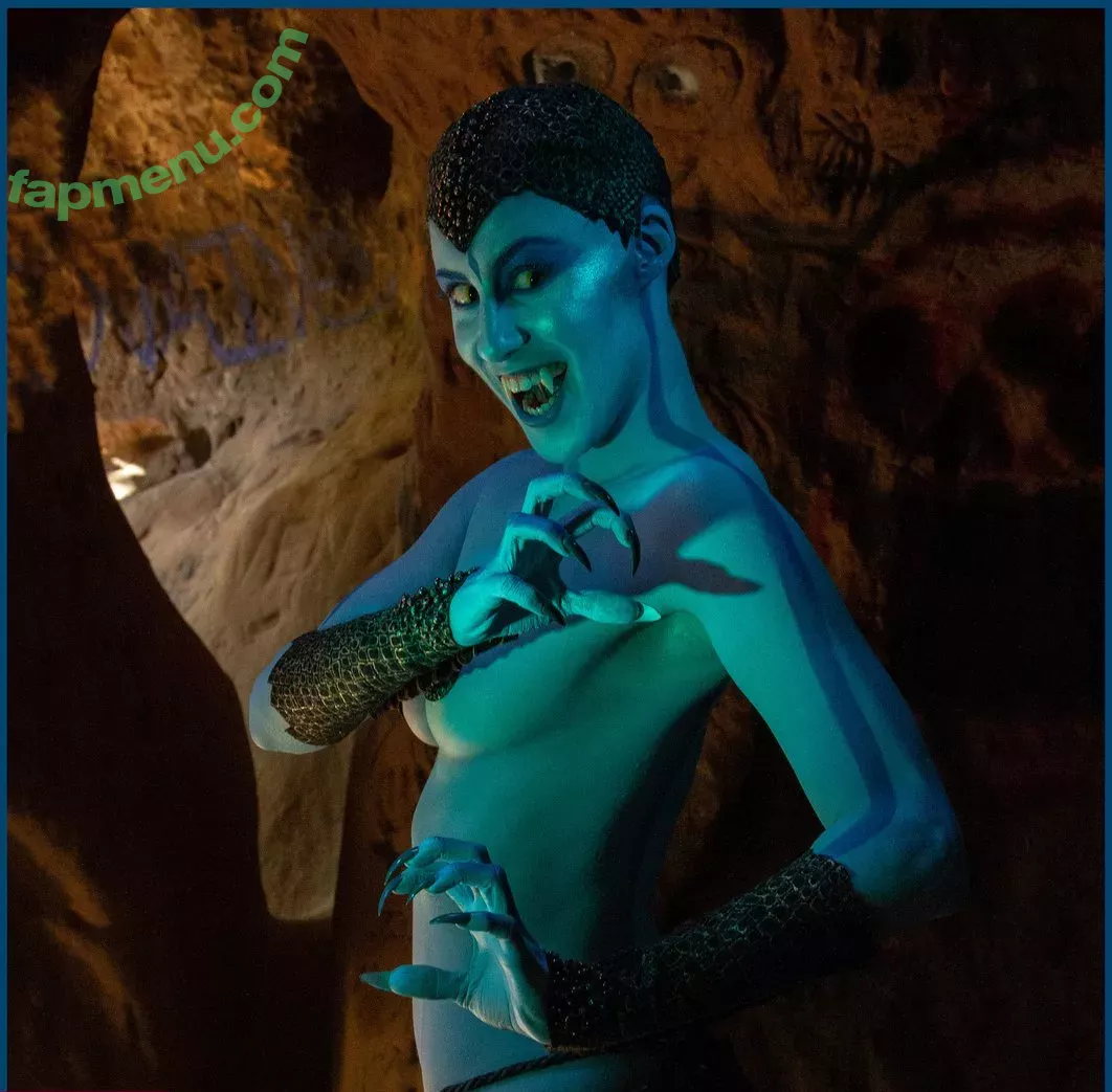 Comicbookgirl19 nude photo #0672 (DanikaXIX / pirateflagnislandgirl)