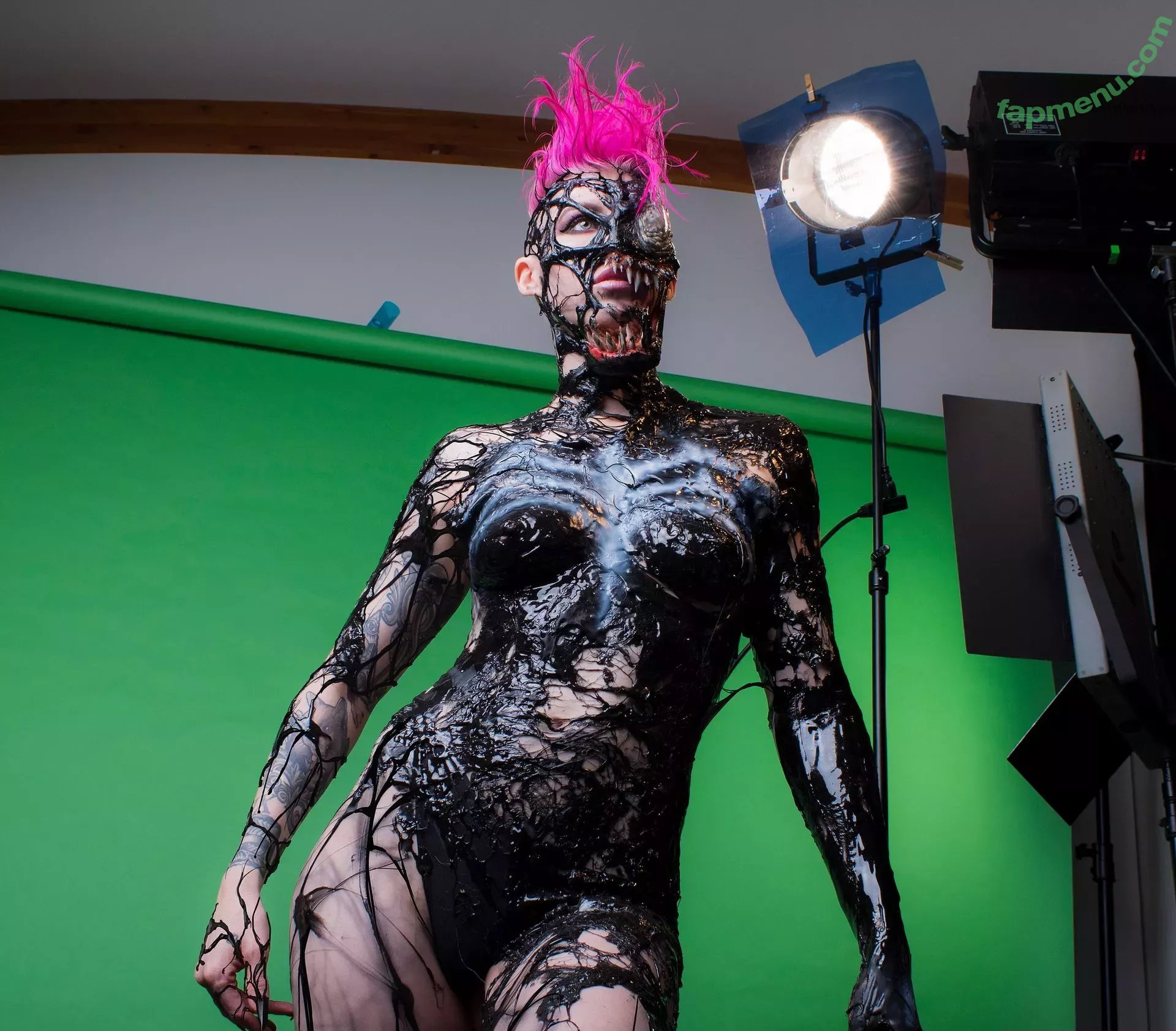 Comicbookgirl19 nude photo #0676 (DanikaXIX / pirateflagnislandgirl)