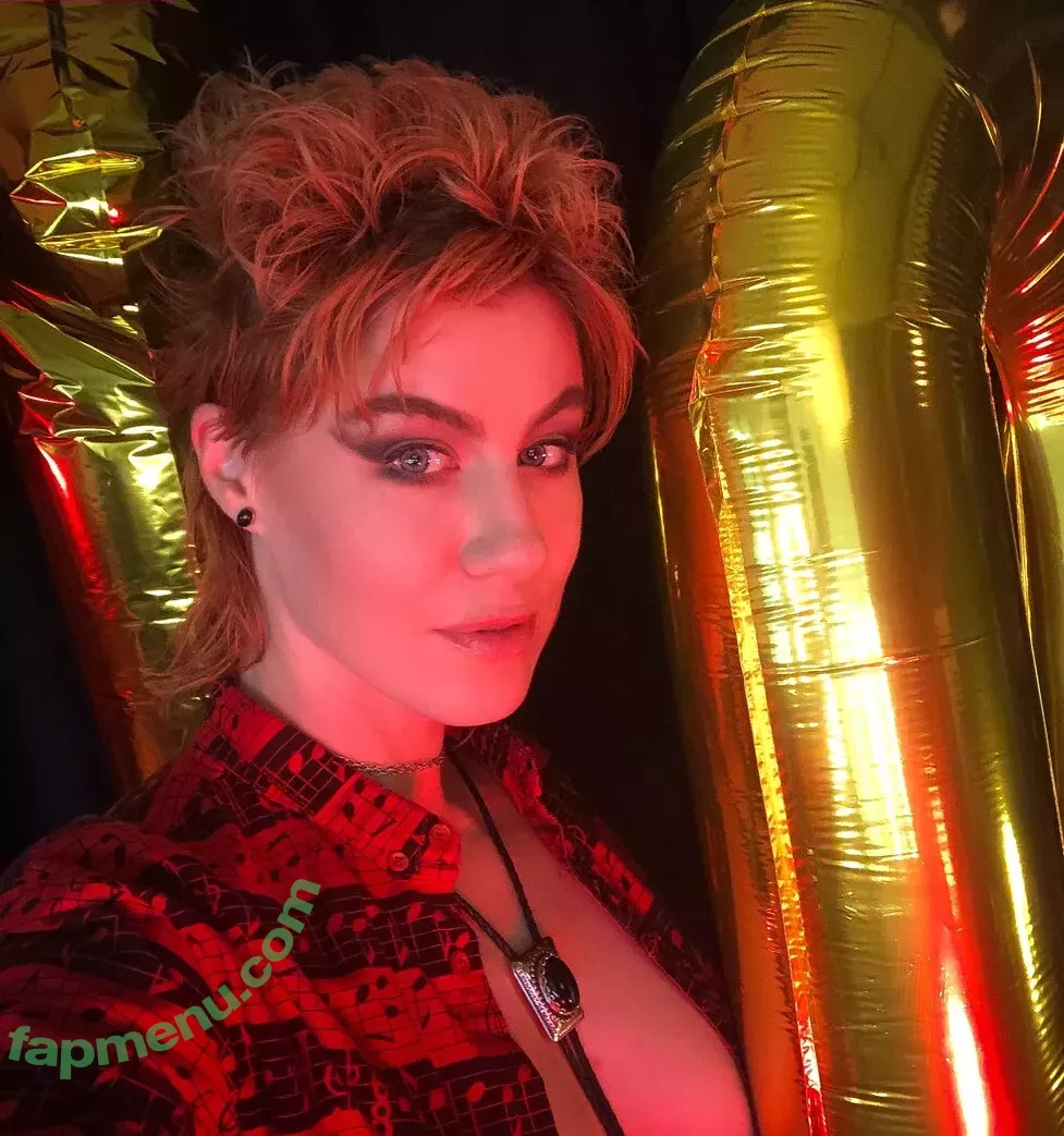 Comicbookgirl19 nude photo #0698 (DanikaXIX / pirateflagnislandgirl)