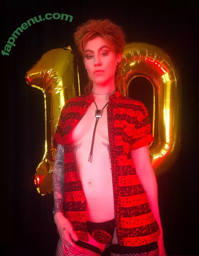 Comicbookgirl19 nude photo #0699 (DanikaXIX / pirateflagnislandgirl)