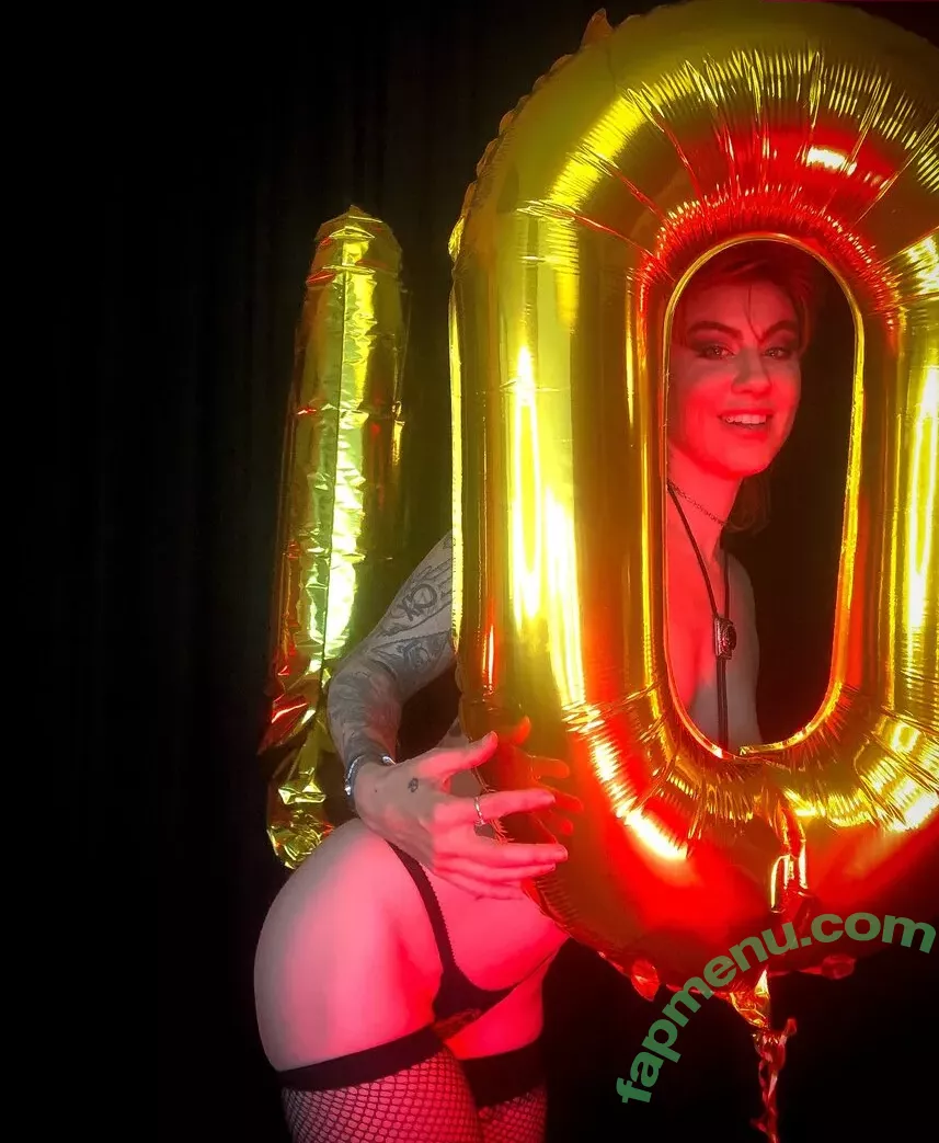 Comicbookgirl19 nude photo #0703 (DanikaXIX / pirateflagnislandgirl)