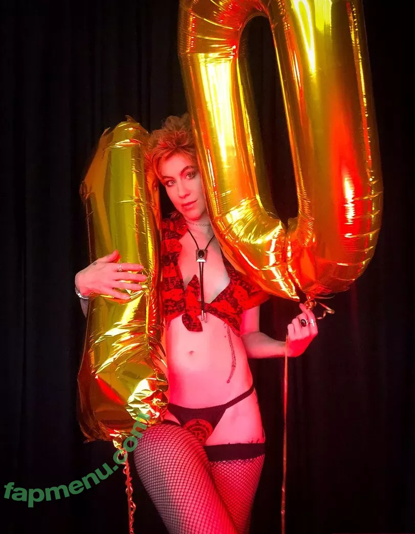 Comicbookgirl19 nude photo #0705 (DanikaXIX / pirateflagnislandgirl)