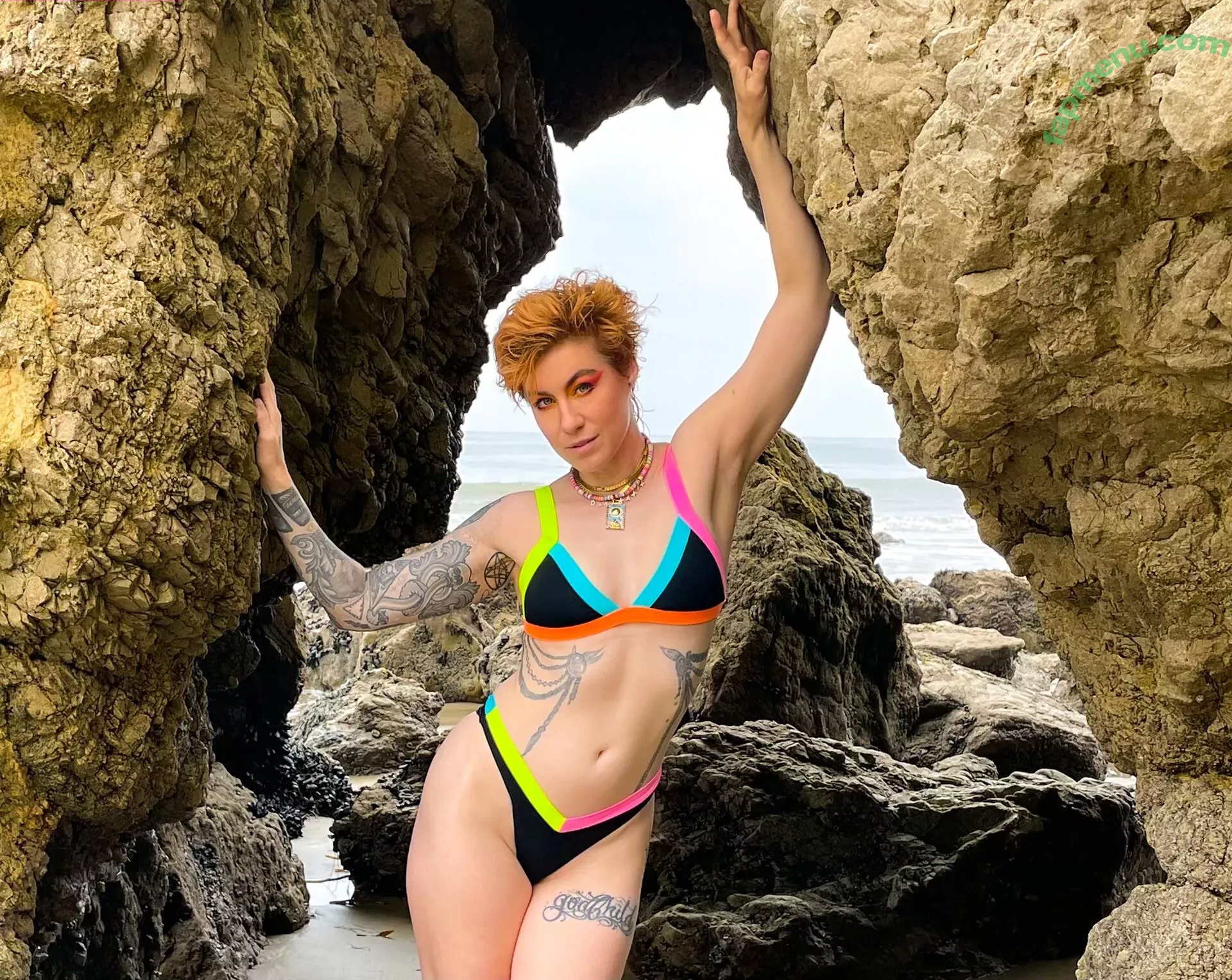 Comicbookgirl19 nude photo #0708 (DanikaXIX / pirateflagnislandgirl)