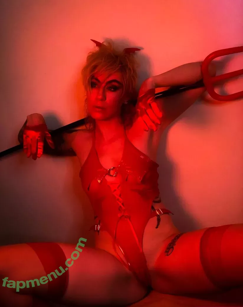 Comicbookgirl19 nude photo #0733 (DanikaXIX / pirateflagnislandgirl)