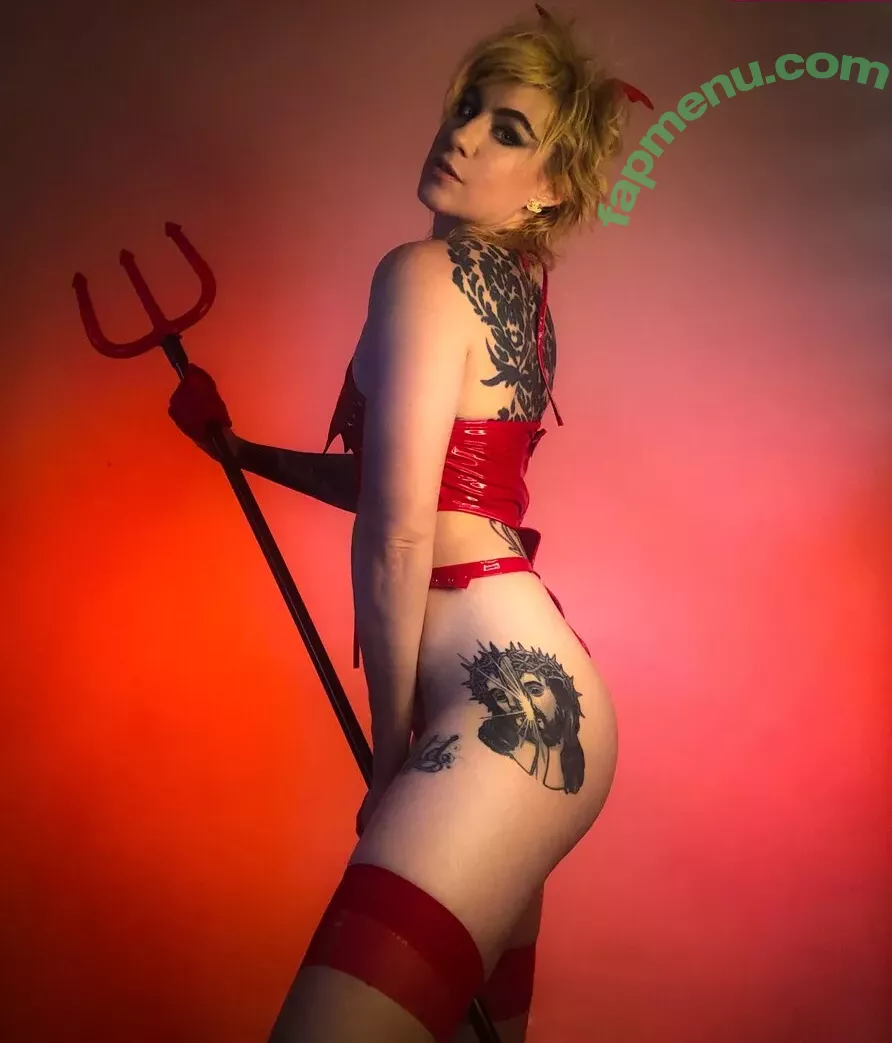 Comicbookgirl19 nude photo #0736 (DanikaXIX / pirateflagnislandgirl)