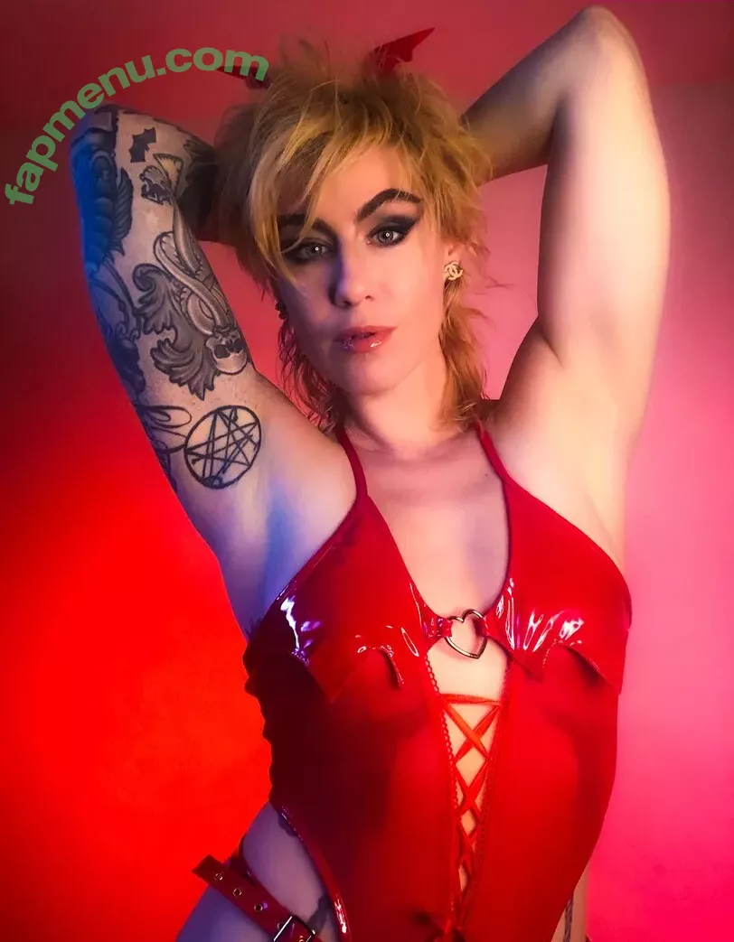 Comicbookgirl19 nude photo #0739 (DanikaXIX / pirateflagnislandgirl)