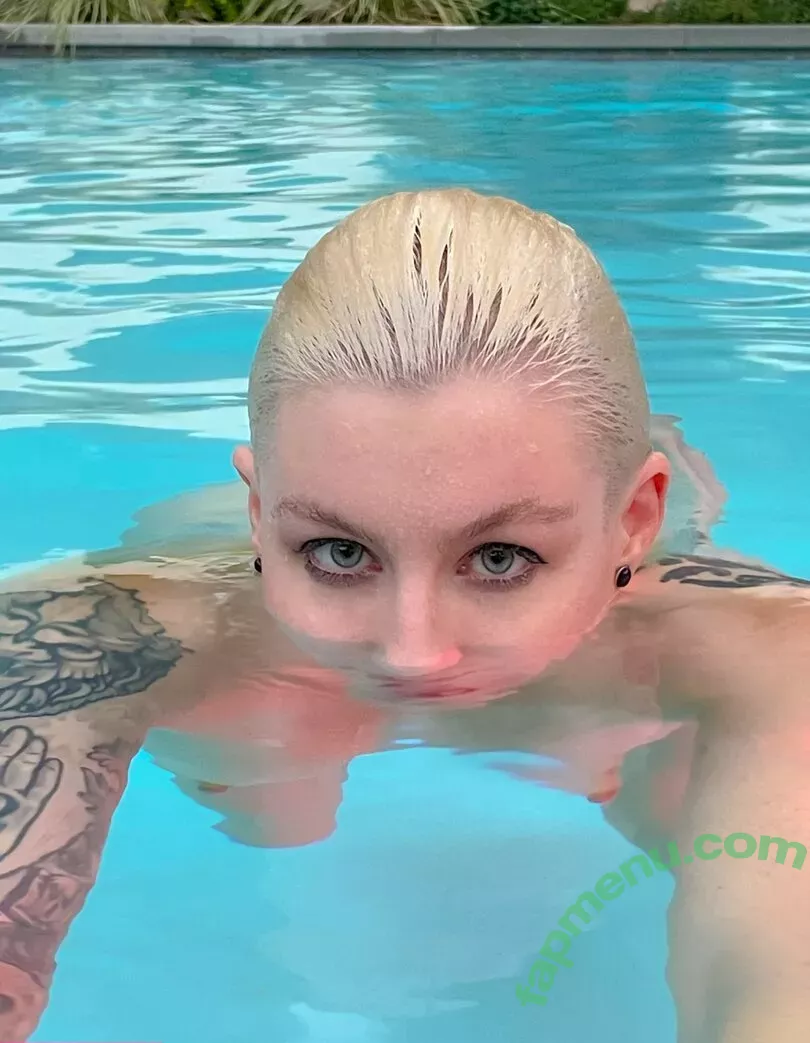 Comicbookgirl19 nude photo #0760 (DanikaXIX / pirateflagnislandgirl)